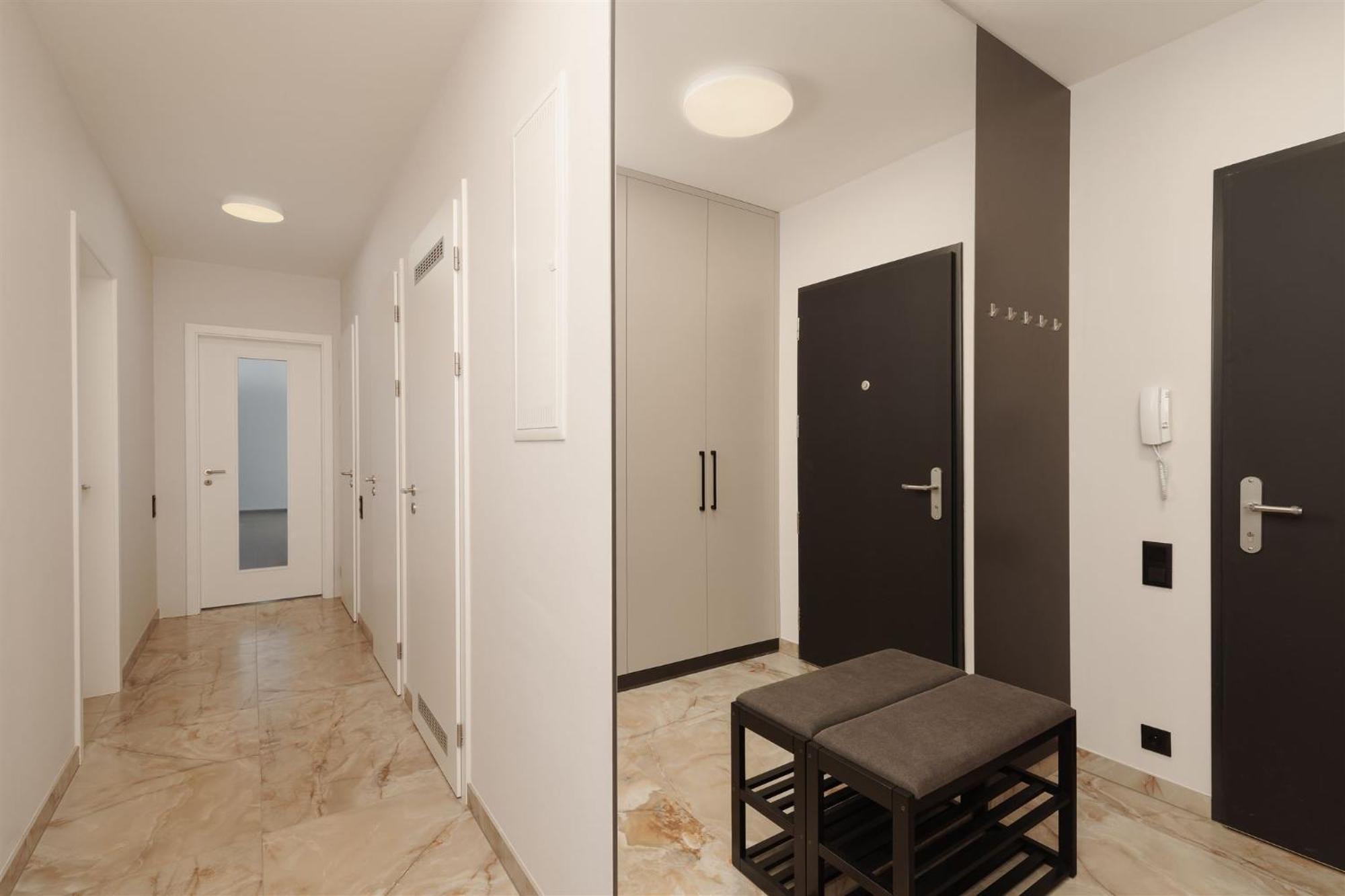 Luxury Sunny Home - Garage Parking, Metro, Balcony, Ps5 With Games Prag Exterior foto